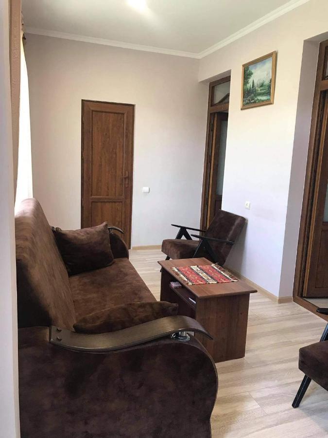 Ana-Maria Bnb Bed & Breakfast Tat'ev Bagian luar foto