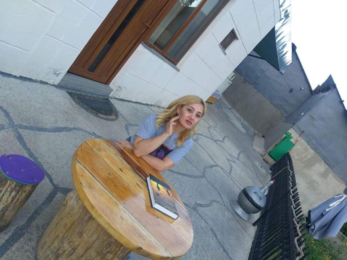 Ana-Maria Bnb Bed & Breakfast Tat'ev Bagian luar foto