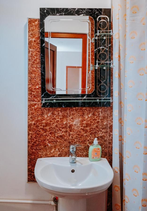 Ana-Maria Bnb Bed & Breakfast Tat'ev Bagian luar foto