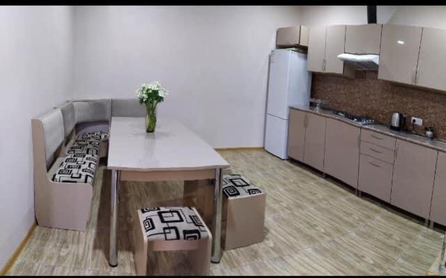 Ana-Maria Bnb Bed & Breakfast Tat'ev Bagian luar foto
