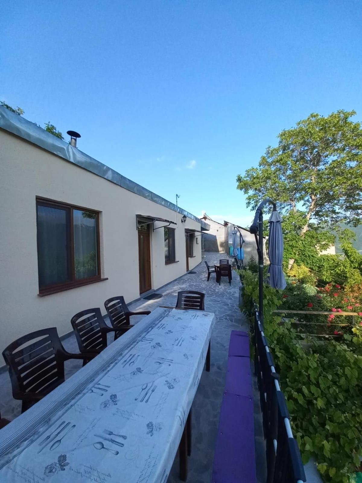 Ana-Maria Bnb Bed & Breakfast Tat'ev Bagian luar foto