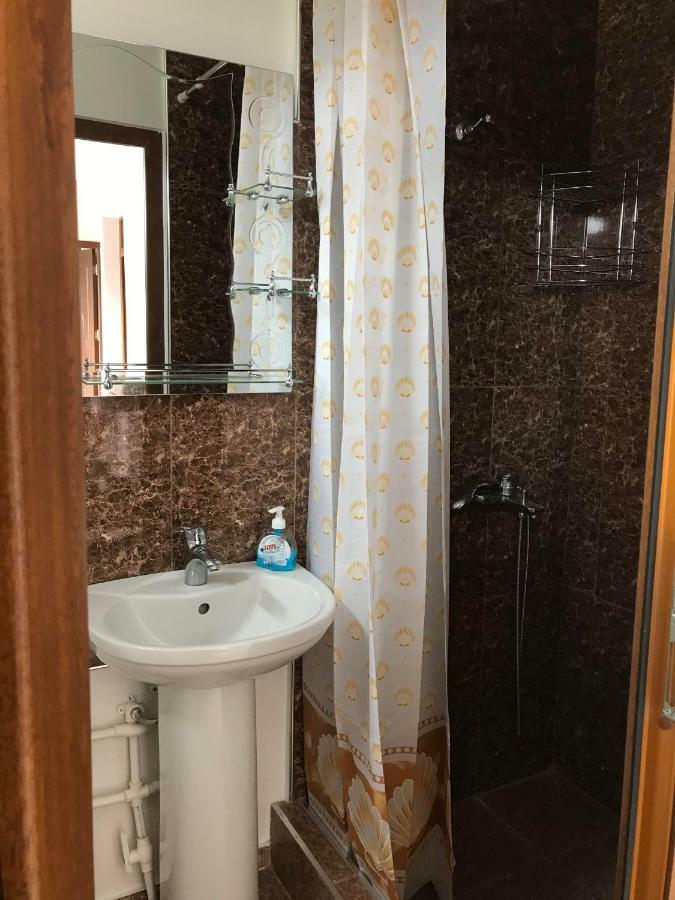Ana-Maria Bnb Bed & Breakfast Tat'ev Bagian luar foto