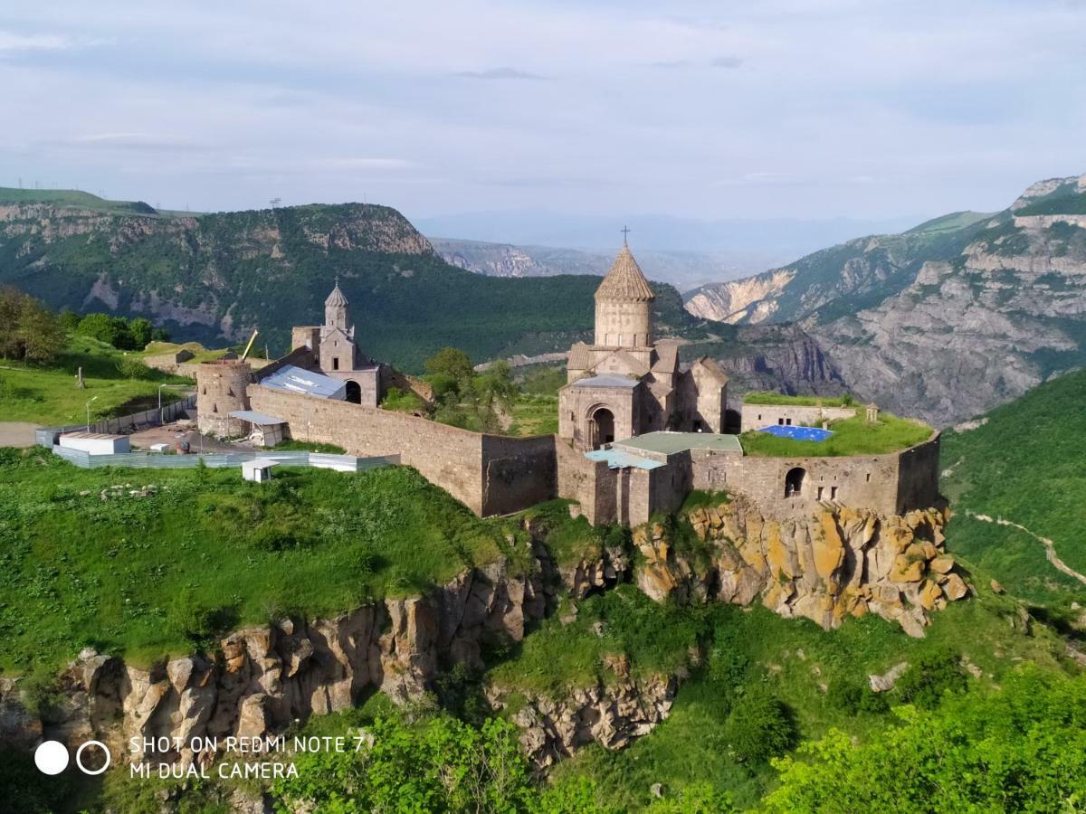 Ana-Maria Bnb Bed & Breakfast Tat'ev Bagian luar foto
