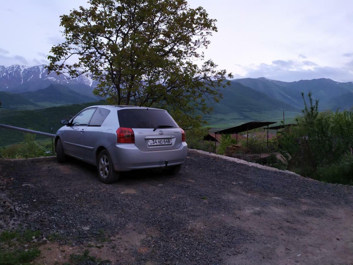 Ana-Maria Bnb Bed & Breakfast Tat'ev Bagian luar foto