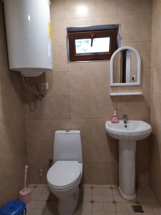 Ana-Maria Bnb Bed & Breakfast Tat'ev Bagian luar foto