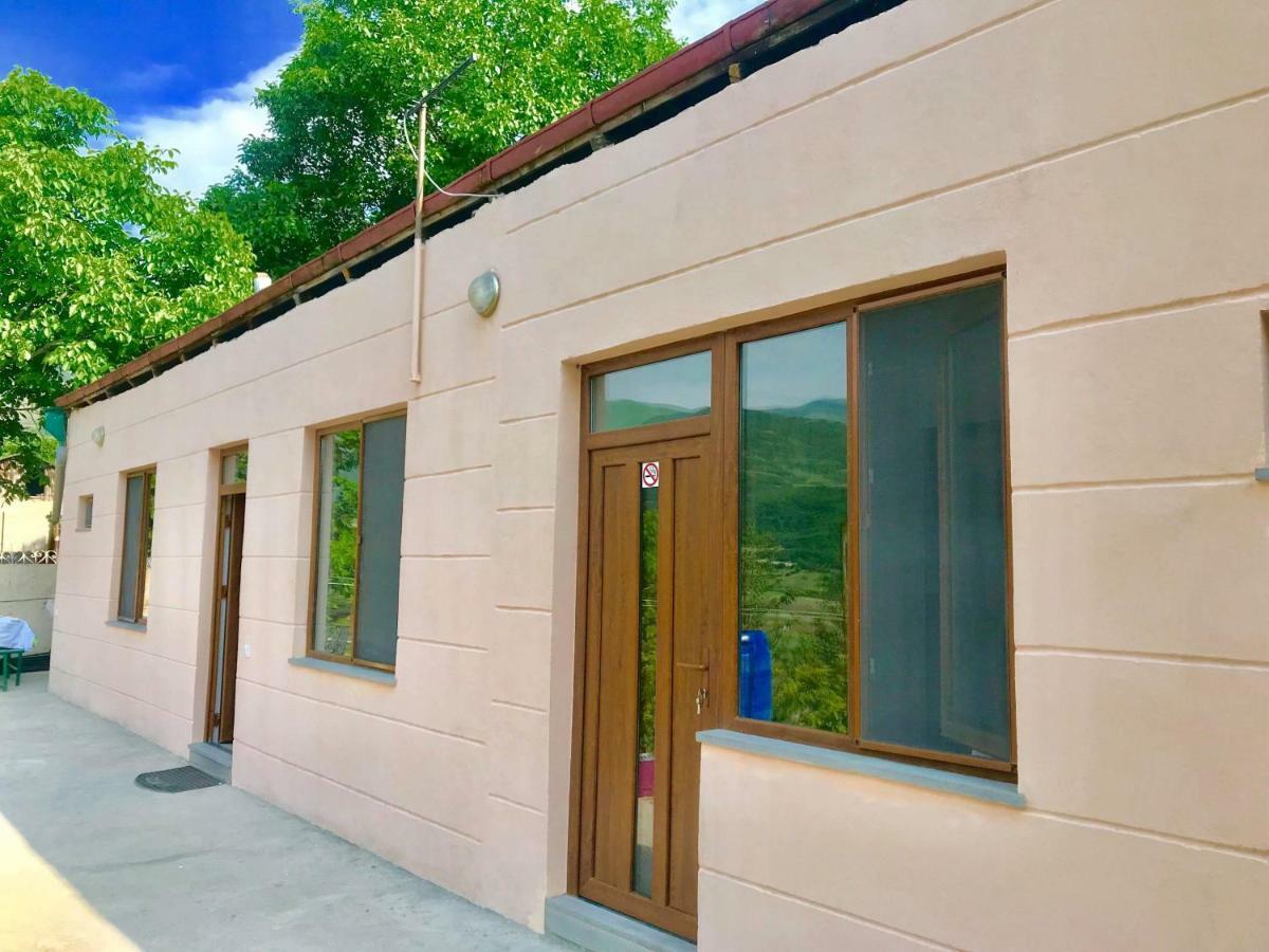Ana-Maria Bnb Bed & Breakfast Tat'ev Bagian luar foto