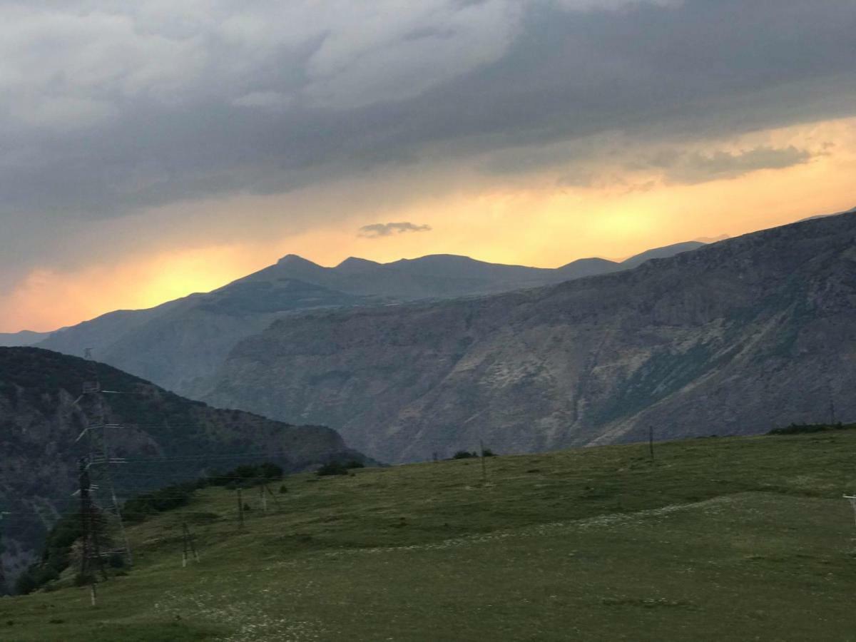 Ana-Maria Bnb Bed & Breakfast Tat'ev Bagian luar foto