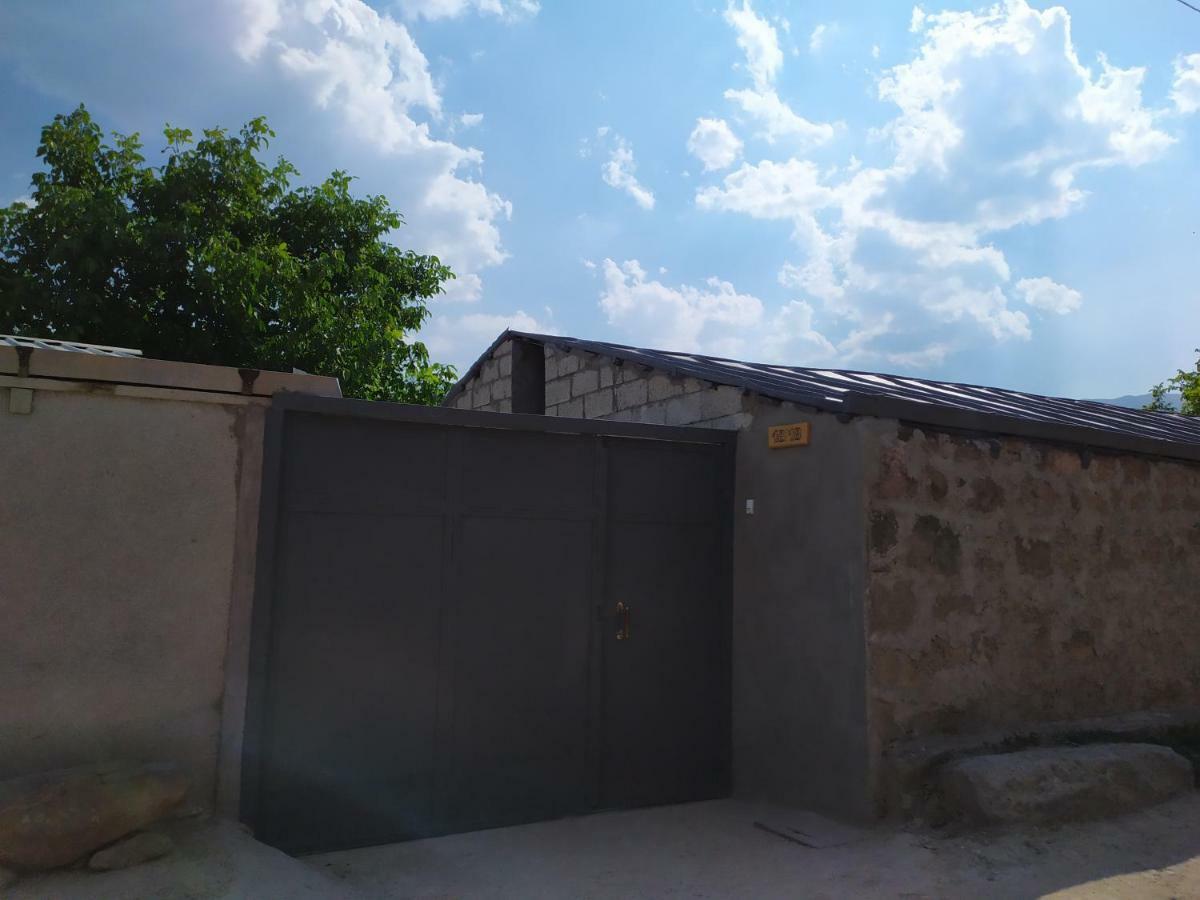 Ana-Maria Bnb Bed & Breakfast Tat'ev Bagian luar foto